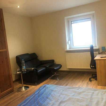 Calm Spacy Room, Own Modern Bath, Near Center, To 1 Person Or A Couple - Not Suitable For Craftsmen, Not Accepted - Privatly Rented Nuremberg Bagian luar foto
