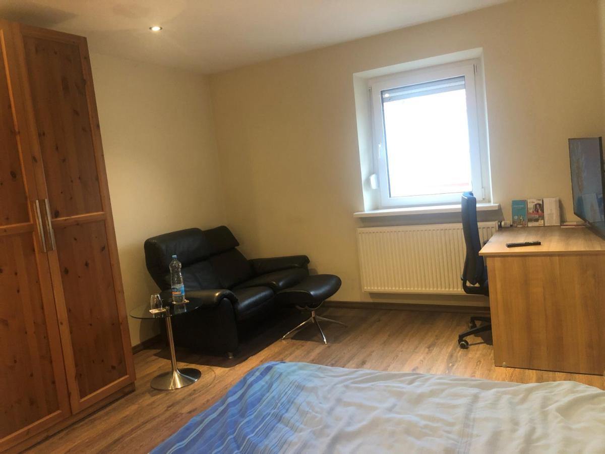 Calm Spacy Room, Own Modern Bath, Near Center, To 1 Person Or A Couple - Not Suitable For Craftsmen, Not Accepted - Privatly Rented Nuremberg Bagian luar foto