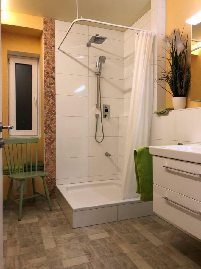 Calm Spacy Room, Own Modern Bath, Near Center, To 1 Person Or A Couple - Not Suitable For Craftsmen, Not Accepted - Privatly Rented Nuremberg Bagian luar foto