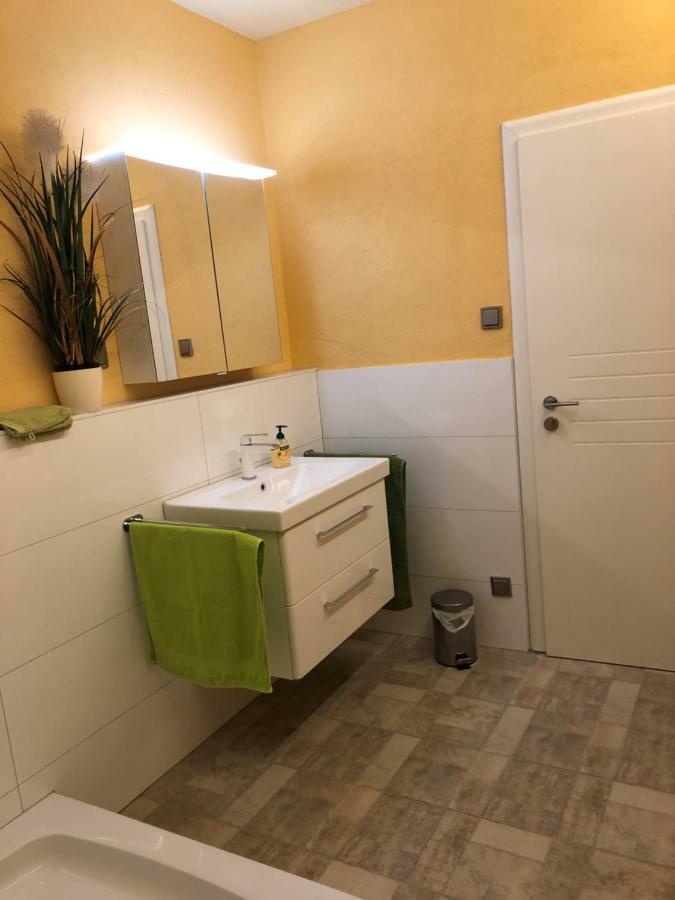 Calm Spacy Room, Own Modern Bath, Near Center, To 1 Person Or A Couple - Not Suitable For Craftsmen, Not Accepted - Privatly Rented Nuremberg Bagian luar foto